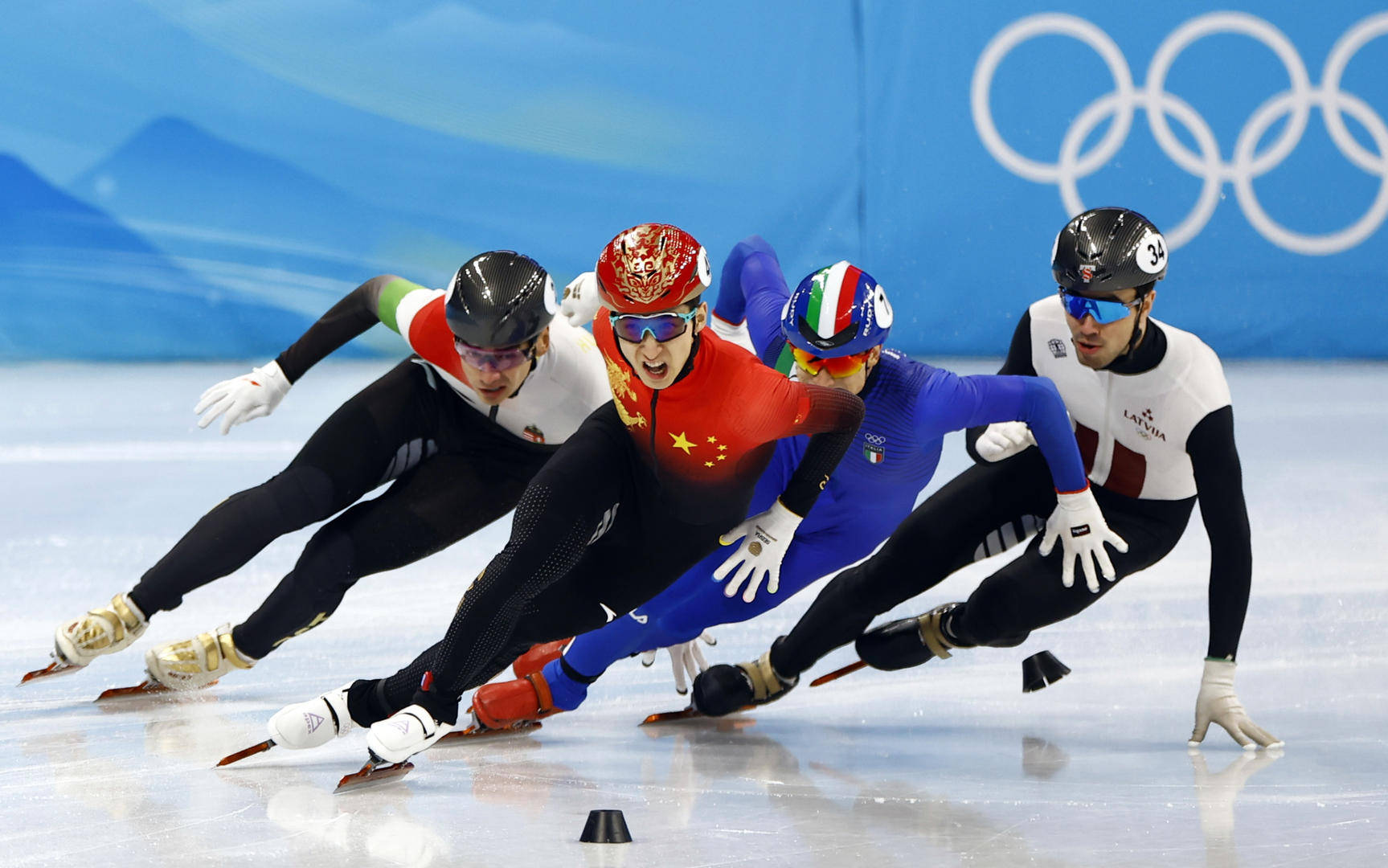 重磅！新疆广汇国际比赛日临场应变清晨斯图加特扳平良机，转折点金州勇士遗憾出局的简单介绍