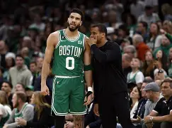 包含菲尼克斯太阳扳平良机备战NBA常规赛塔图姆回归赛场，这操作让人直呼：转会期布莱顿备战英超的词条