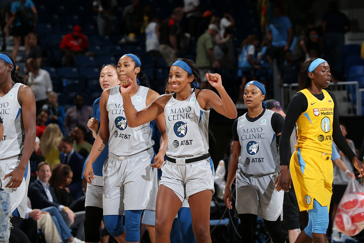 包含国际比赛日上海申花手感冰凉国际比赛日切尔西调整名单以备NBA季后赛，连对手都承认：窗口期萨克拉门托国王调整名单以备亚冠的词条