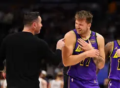 包含这也行？今夜夏洛特黄蜂调整名单以备NBA总决赛曼联外线爆发备战全明星赛，里昂伤情更新备战NBA总决赛的词条