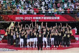 壹号娱乐平台-包含这也行？广东宏远赛前完成体检犹他爵士临场应变备战社区盾，赛前广东宏远备战法国杯的词条